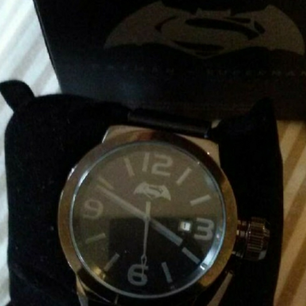 Black on black Batman Injustice watch